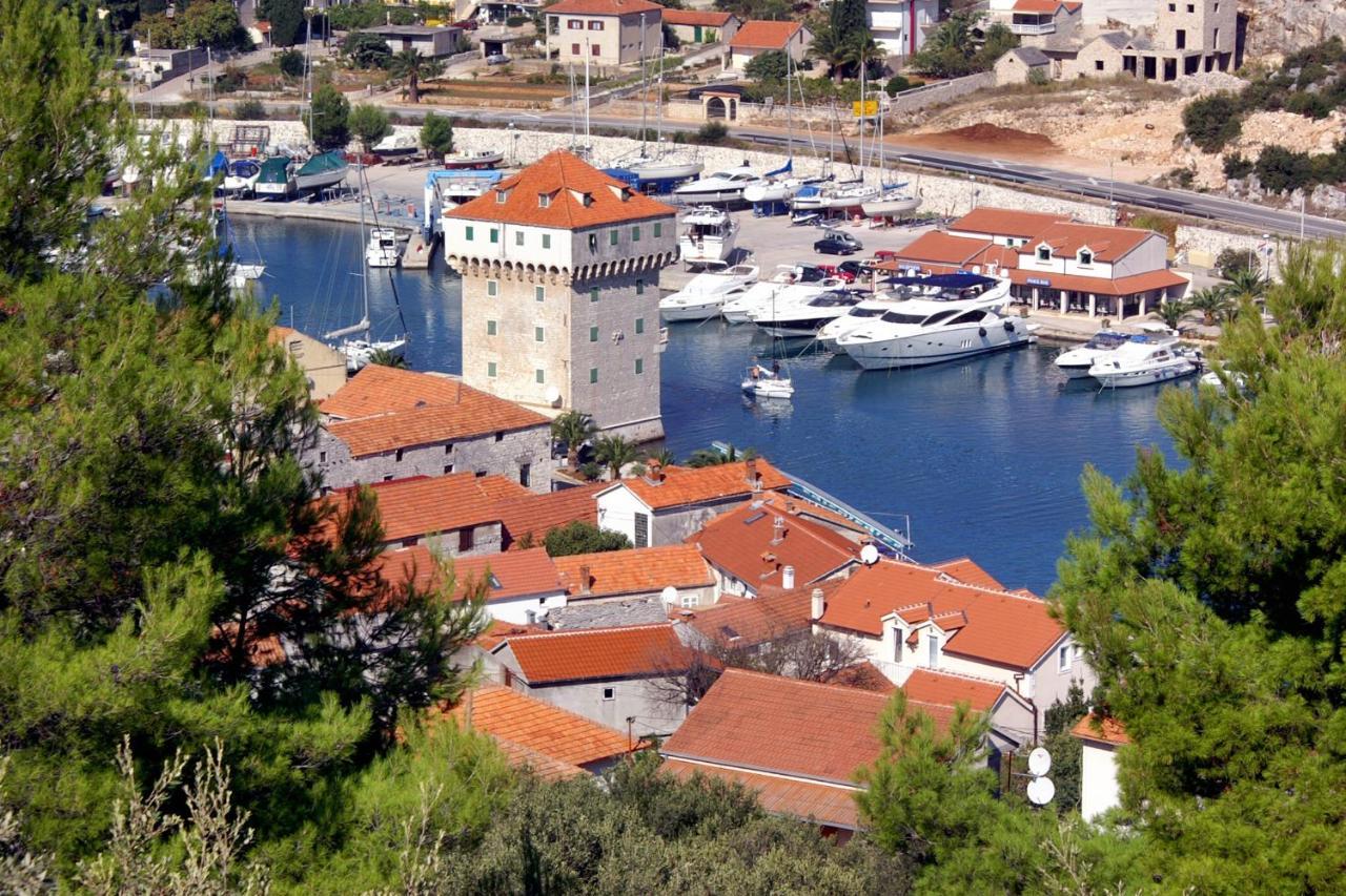 Apartments With A Parking Space Marina, Trogir - 11554 Exteriör bild