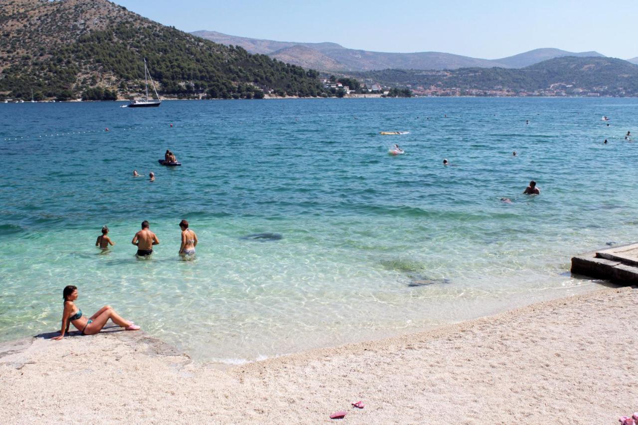 Apartments With A Parking Space Marina, Trogir - 11554 Exteriör bild